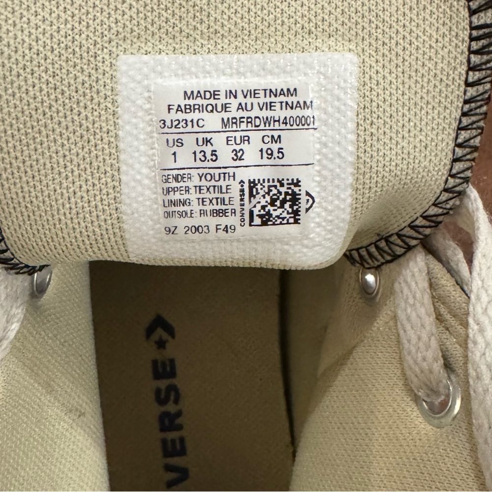 Converse Youth Sneakers in Cream